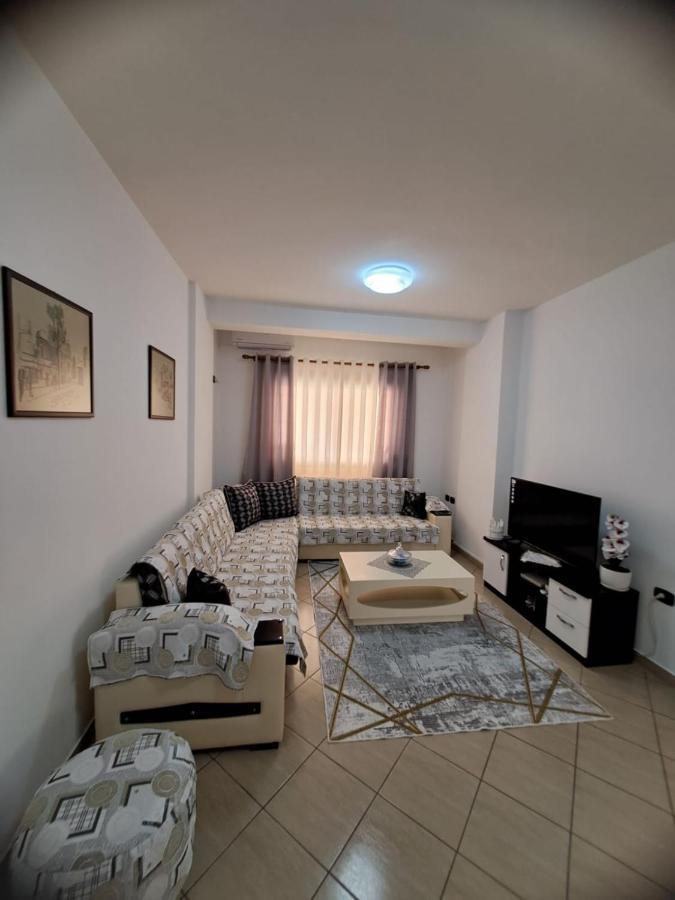 Rikardo Apartament Lägenhet Vlorë Exteriör bild