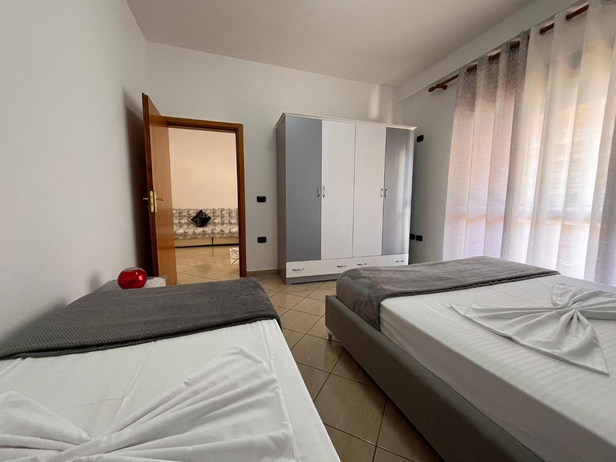Rikardo Apartament Lägenhet Vlorë Exteriör bild