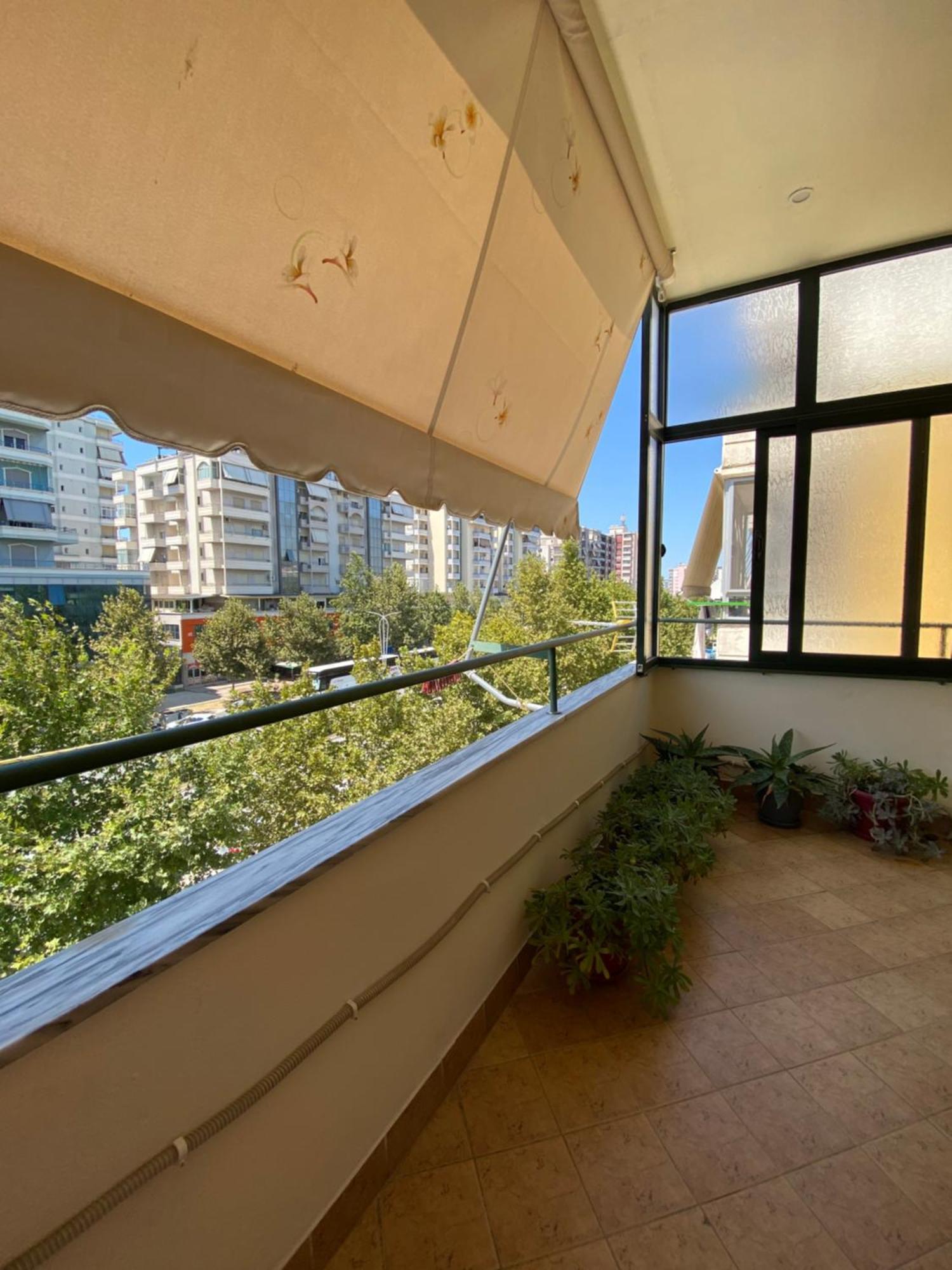 Rikardo Apartament Lägenhet Vlorë Exteriör bild