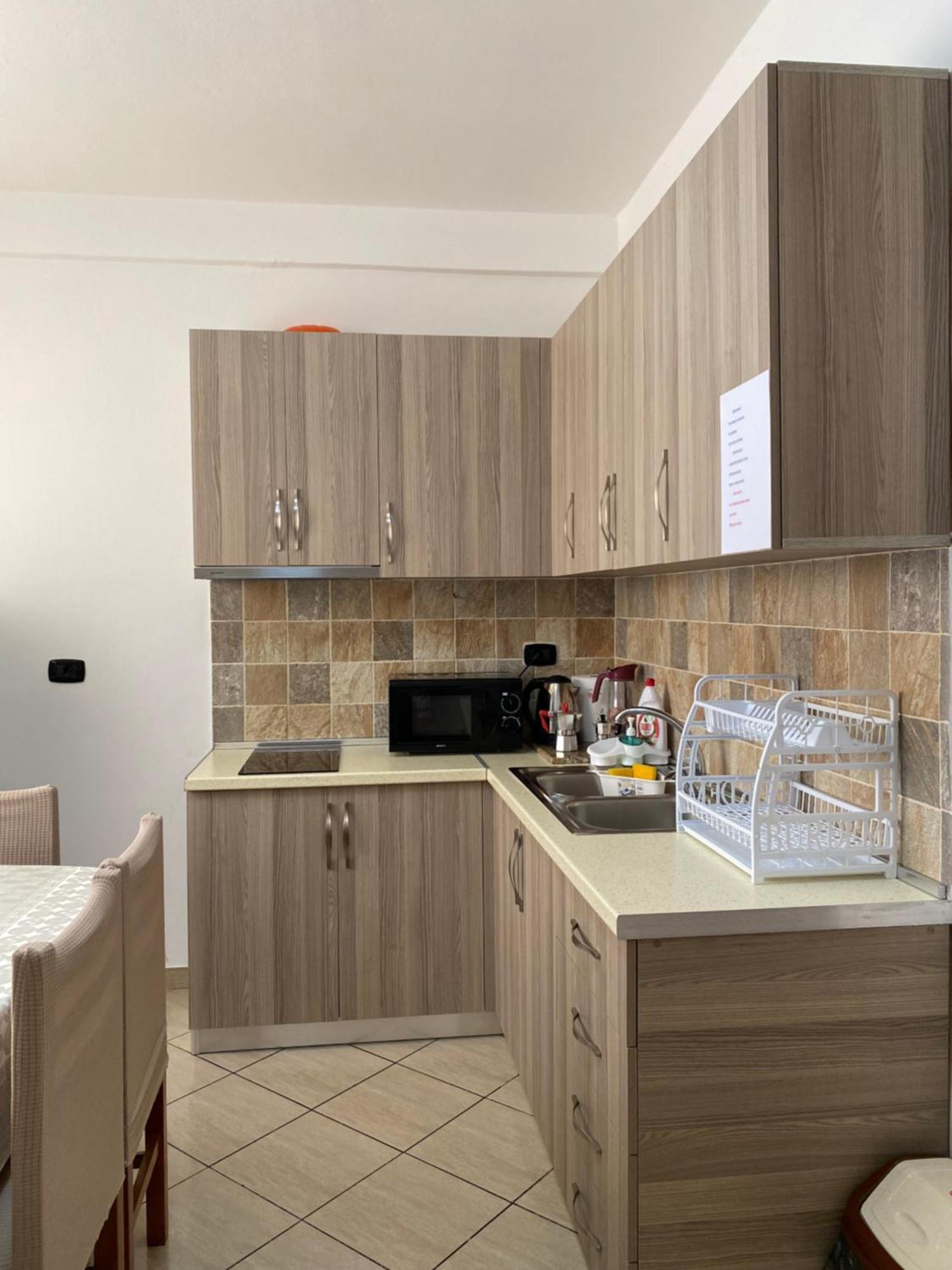 Rikardo Apartament Lägenhet Vlorë Exteriör bild