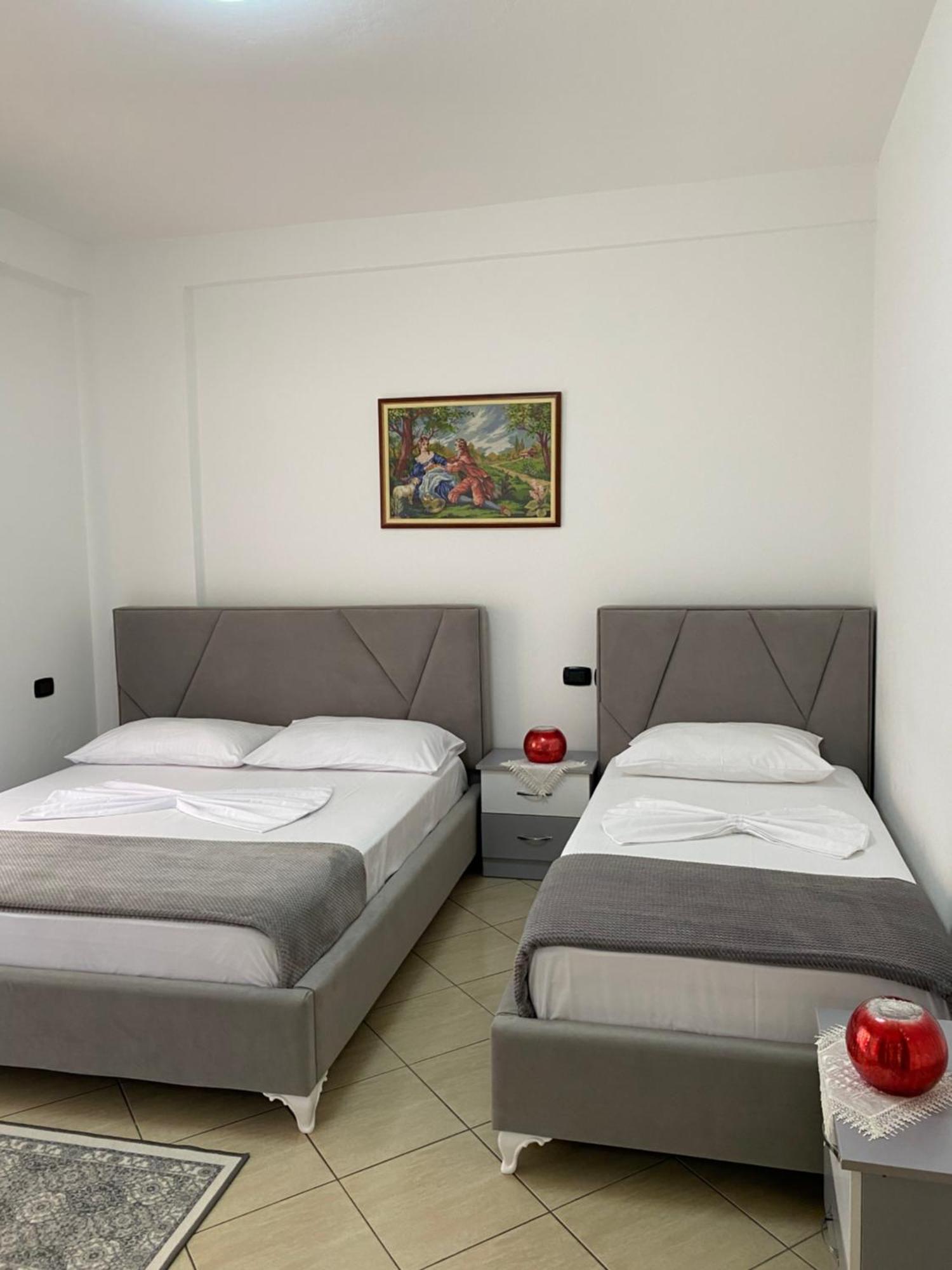 Rikardo Apartament Lägenhet Vlorë Exteriör bild